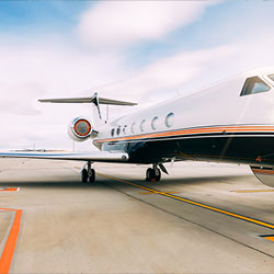 Private chartered jet and air taxi services